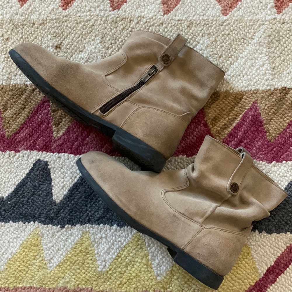 Birkenstock Sarnia suede booties
